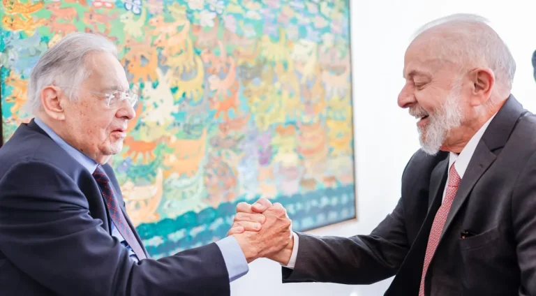 Visitei pessoas por quem tenho grande carinho, diz Lula após encontro com FHC em SP