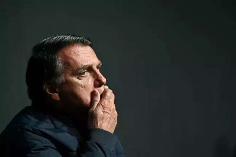 Relatório da PF sobre fraude nas vacinas entra na reta final e Bolsonaro fica mais próximo da prisão