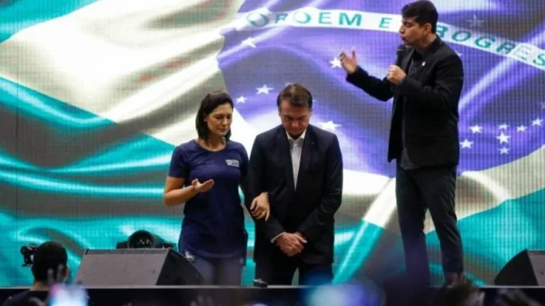 Pastor guru de Michelle Bolsonaro, recebeu verba milionária de Ramagem e Helio Lopes