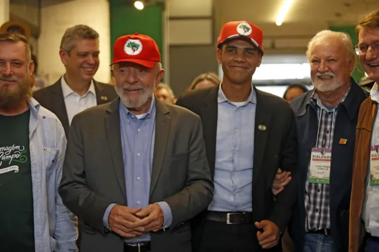 MST se reúne com Lula neste sábado (17) em Brasília