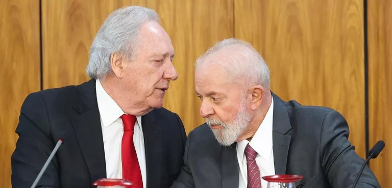 Governo Lula vê “flagrante desrespeito” a direitos de brasileiros algemados pelos EUA