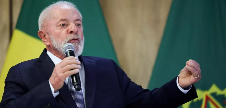 Governo Lula propõe aumento real de 2,5% do salário mínimo em 2026