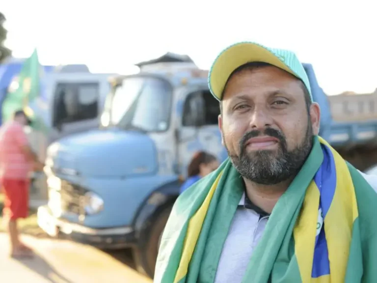 Líder dos caminhoneiros nega paralisação de Bolsonaro e o agro após proibições de Moraes