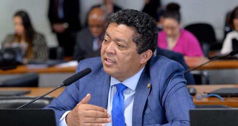 Multas que poderão virar florestas: relatório de Beto Faro destrava bilhões para restaurar a Amazônia