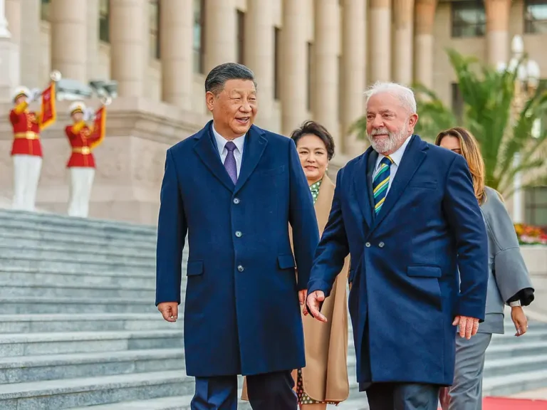 China condena tarifa de Trump contra o Brasil e classifica medida como “abuso”