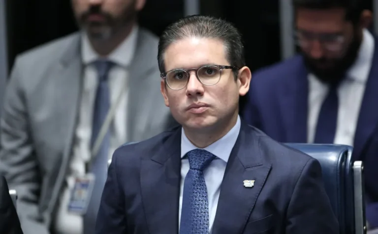 Motta desmente bolsonaristas e diz que não prometeu pautar anistia