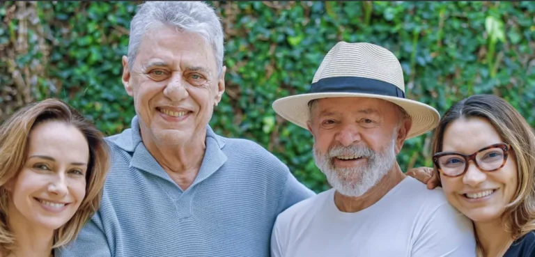 Juiz dá cinco dias para Ratinho se retratar sobre acusações contra Chico Buarque