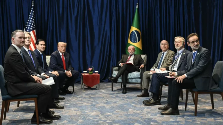 Trump prevê “bons acordos” com o Brasil e Lula afirma que “não há razão para conflito”
