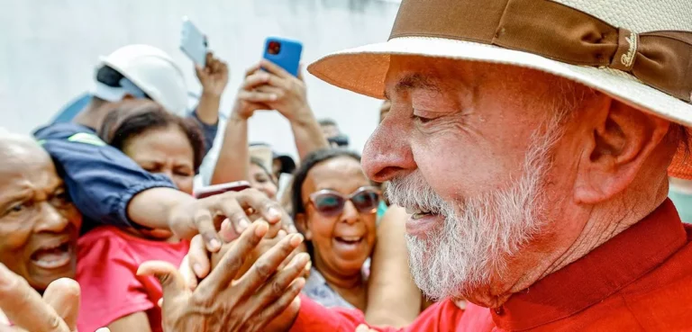 Lula lidera todos os cenários de primeiro e segundo turno, diz pesquisa