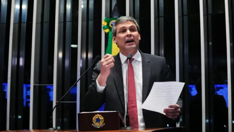 ‘Vitória do respeito ao STF’: Lindbergh celebra a cassação do mandato de Zambelli