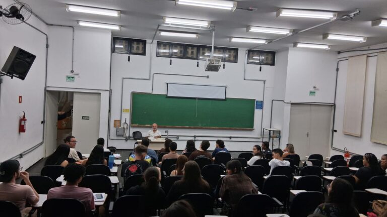 EDUCAÇÃO E SOCIEDADE