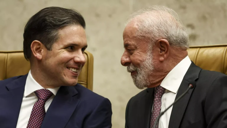 Hugo Motta promete aprovar PEC 6×1 ainda em maio e diz que medida é “defesa da família brasileira”