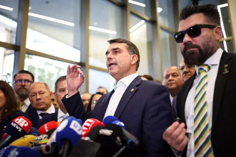 80% dos que se manifestaram sobre o Pix veem Flávio Bolsonaro como ameaça ao sistema de pagamentos mais usado pelos brasileiros