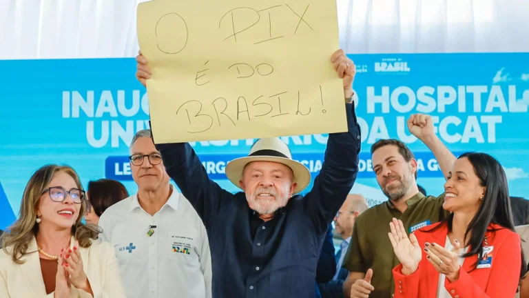 Após TariFlávio trair o Brasil e colocar o Pix em risco, Lula pode vencer no primeiro turno, apontam trackings