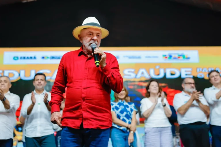 Lula risca o chão: disputa será entre quem fez e quem destruiu