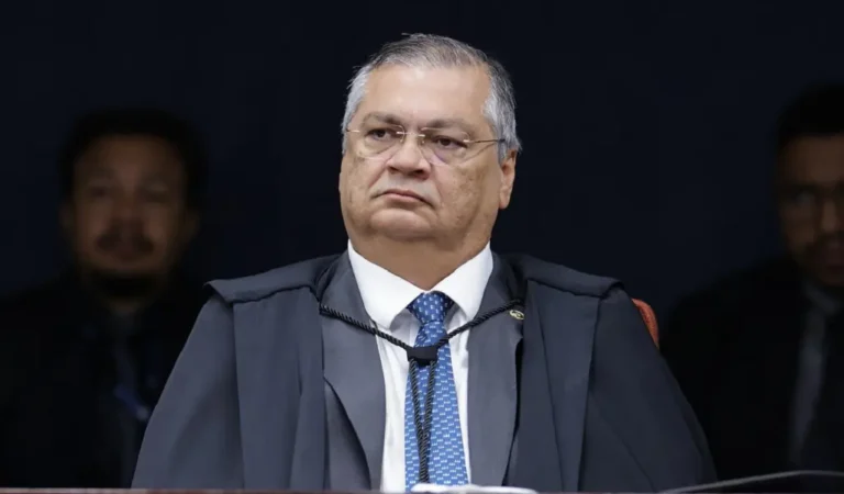 Dino denuncia “agressões e injustiças” em meio a perseguição no Maranhão
